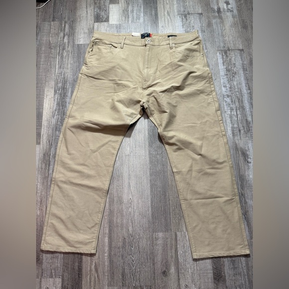 Dockers Comfort Knit Straight
Fit Pants 42x32 - Classic Khaki - Picture 1 of 8